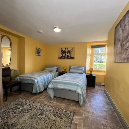 Nore View House *