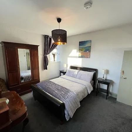 Nore View House *