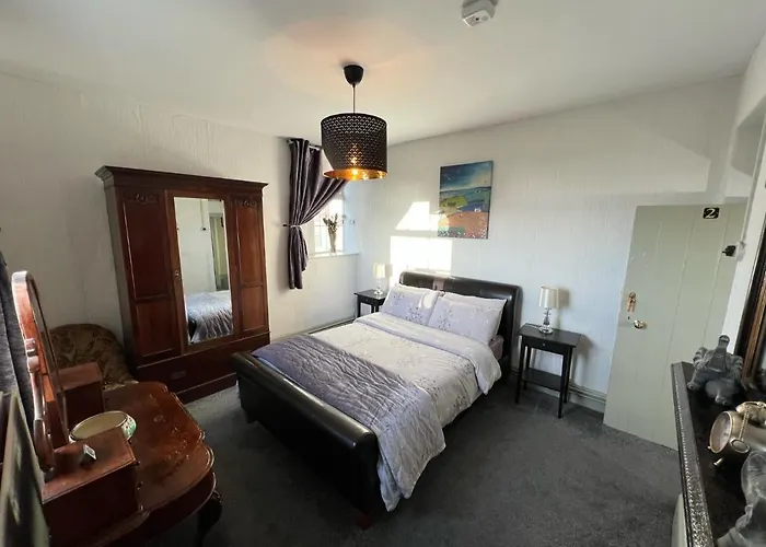 Nore View House *